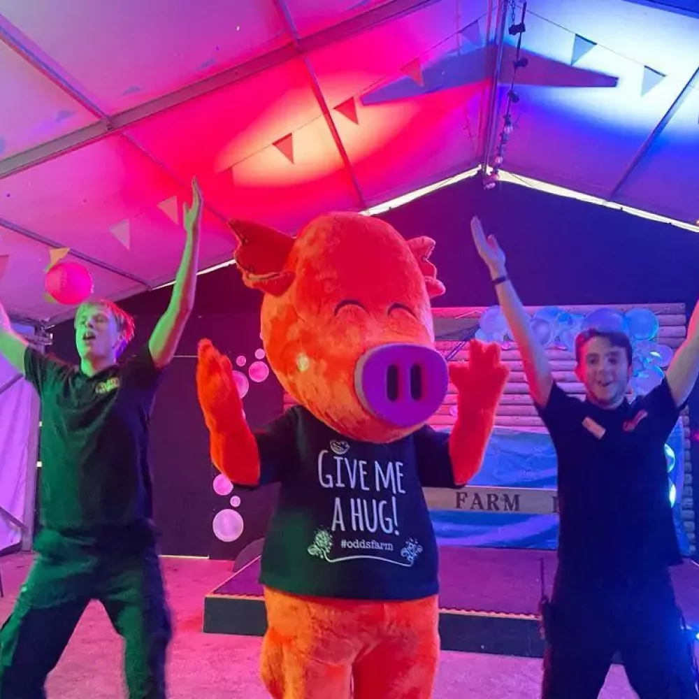 Marmalade Pig and families enjoying the Bubbles & Boogie disco